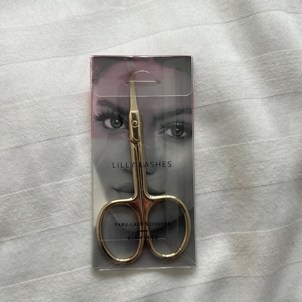 Lash scissors